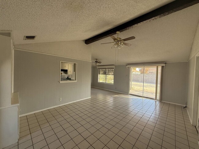 Building Photo - 108 Fiesta Dr