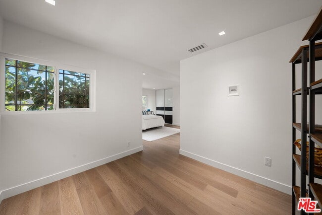 Building Photo - 1641 Tower Grove Dr