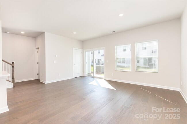 Building Photo - 1735 Braemar Vlg Dr