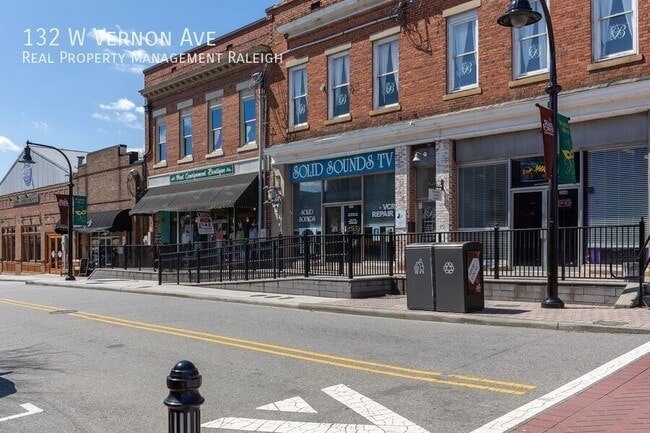 Building Photo - 132 W Vernon Ave