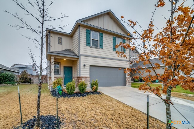 Building Photo - 2421 Ayers Dr