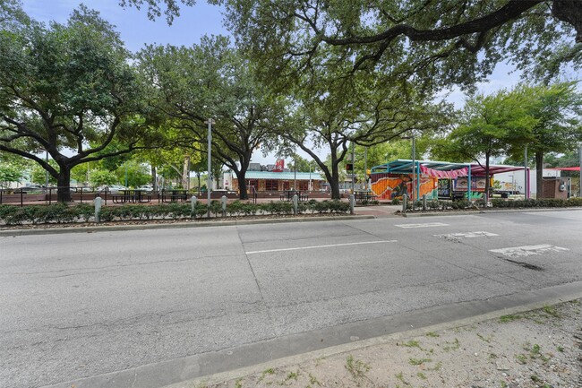 Building Photo - 2708 Kennedy St