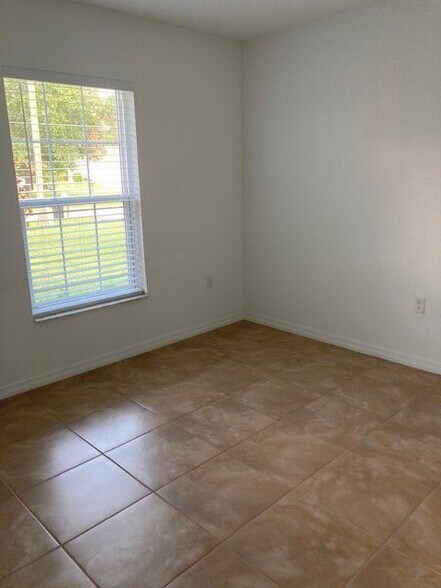 Building Photo - 44 Karat Path