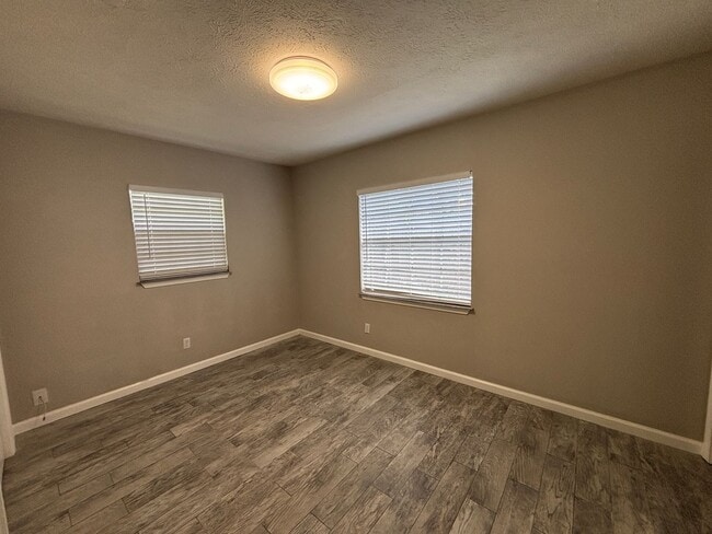 Building Photo - 1404 Clay Ave