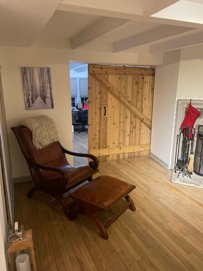 Living room - 2195 Long Ridge Rd