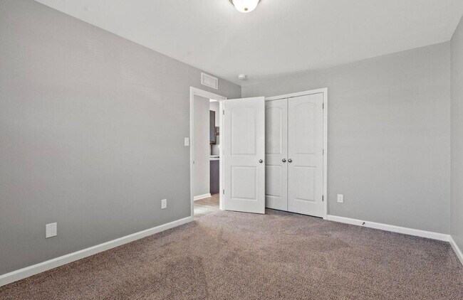 Building Photo - 121 Landry Ln