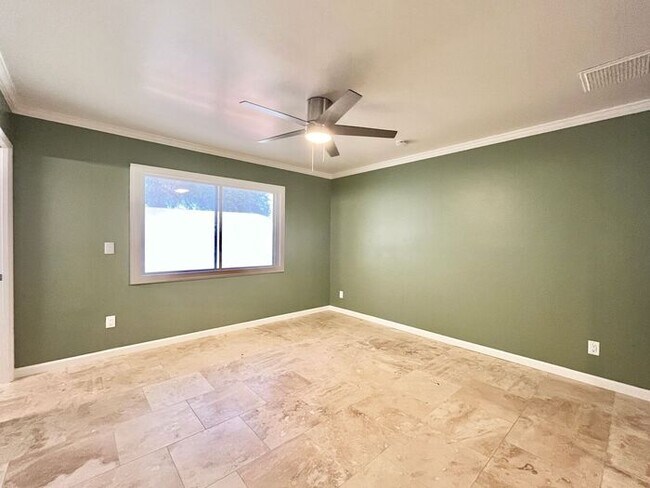 Building Photo - 3 Bd 3 Ba + Office + Den + Arizona Room!