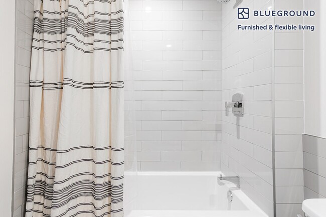 Building Photo - 21 NE 22nd St