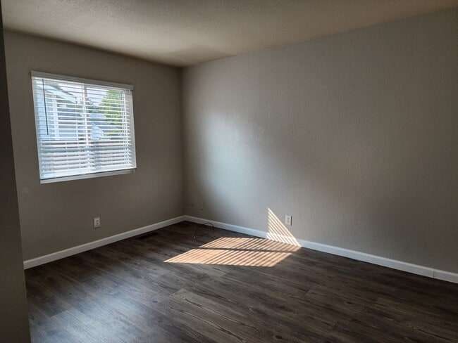 Building Photo - Home For Rent in Carson City