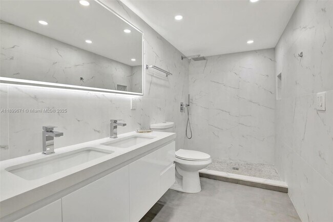 Building Photo - 9801 Collins Ave