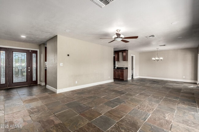 Building Photo - 3912 S Elm St