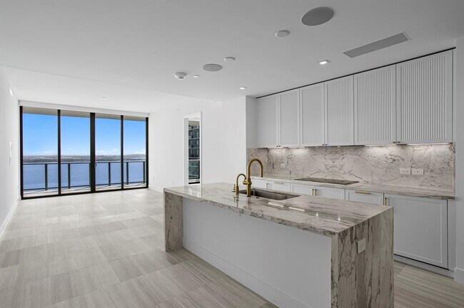Building Photo - 3015 S Ysabella Ave