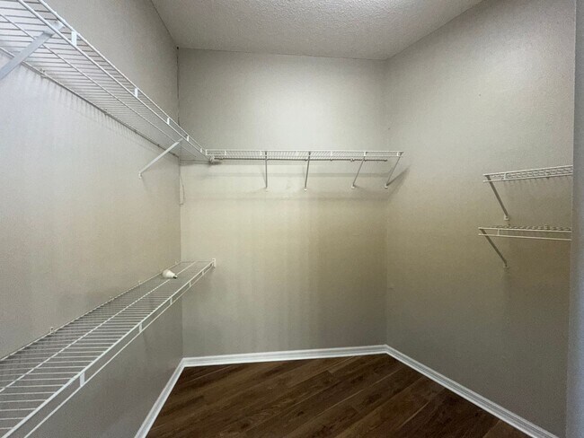 Building Photo - LakeFront Home in Haines City. Lawncare  Included