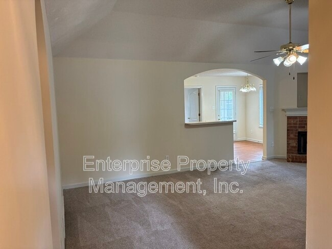 Building Photo - 10127 Cross Valley Dr