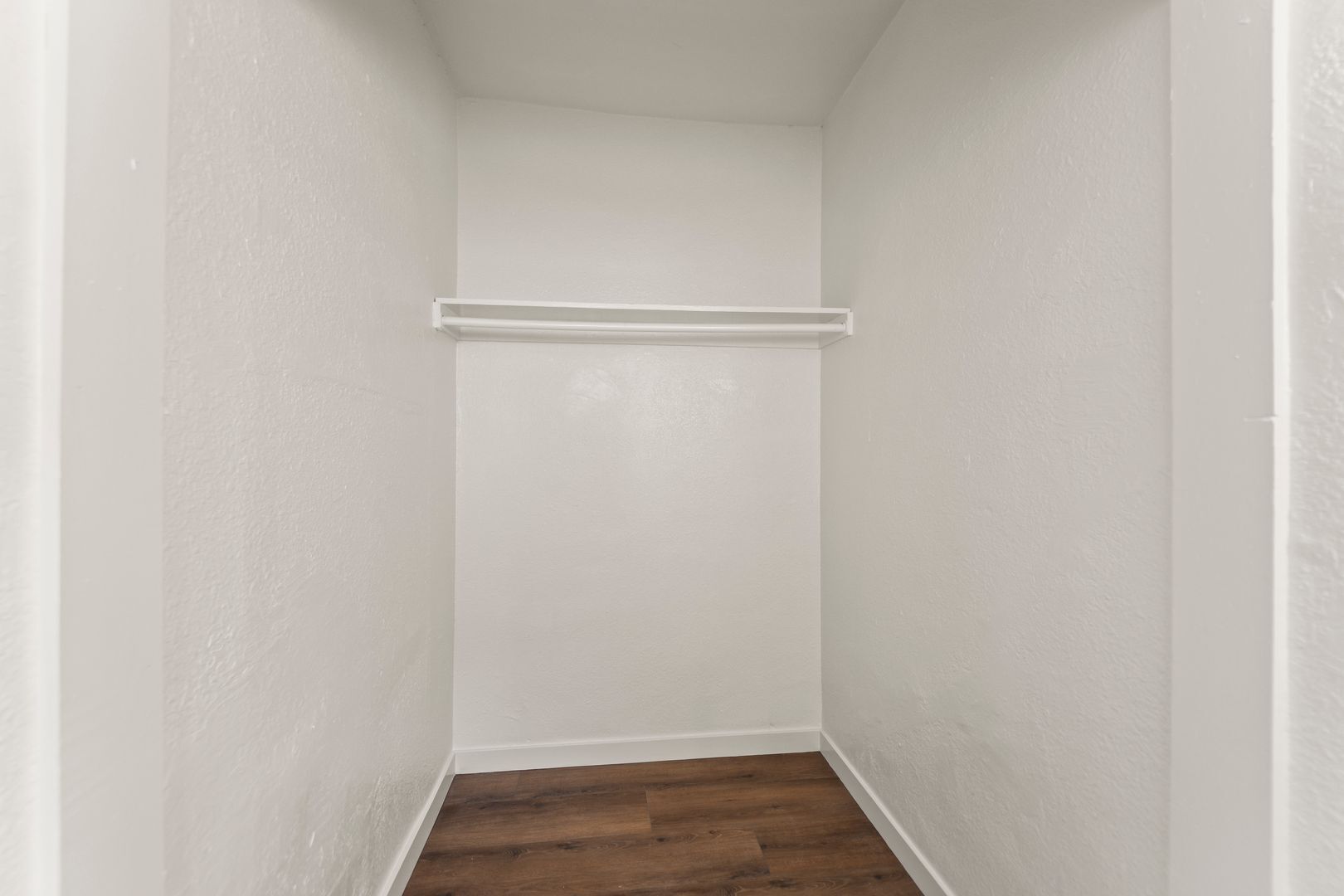 Building Photo - 5391 Huntington Dr