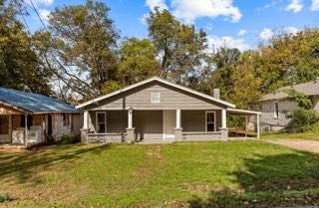 Building Photo - Newly Renovated 3 Bedroom 1 Bath Home w/ C...