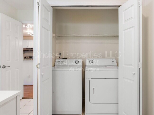 Building Photo - 415 Mather Green Ave