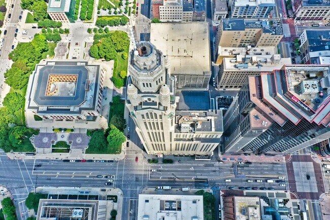 Building Photo - 50 W Broad St