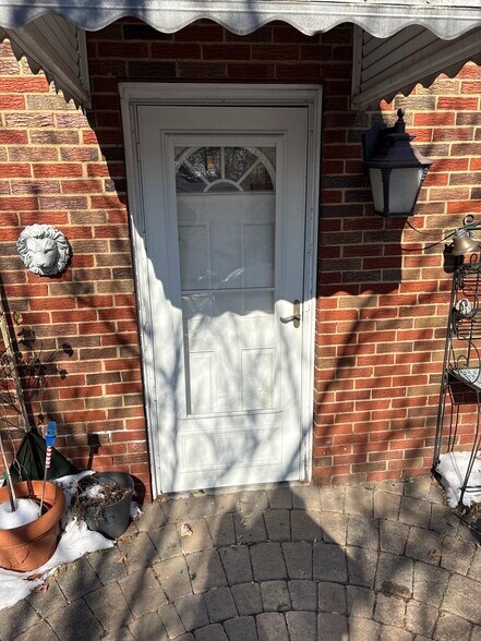 Building Photo - 1101 Forest Dr