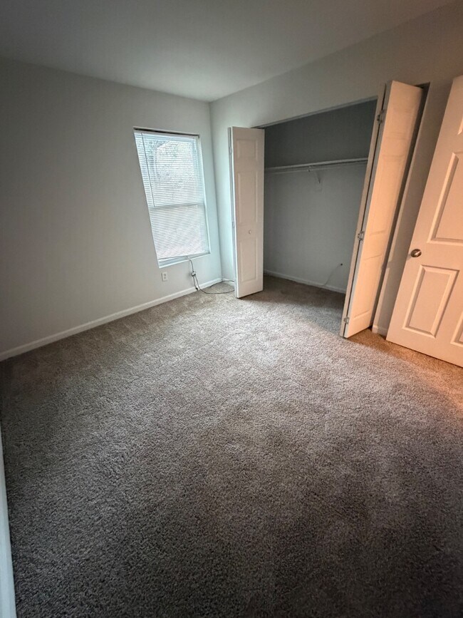 Building Photo - 1402 Camp Rd