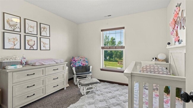 Building Photo - Move-In Ready Home with an Excellent Location