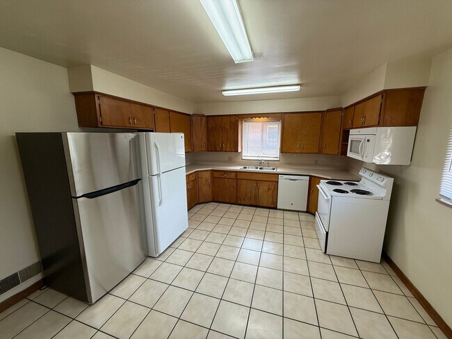 Building Photo - 171 W Patterson Ave