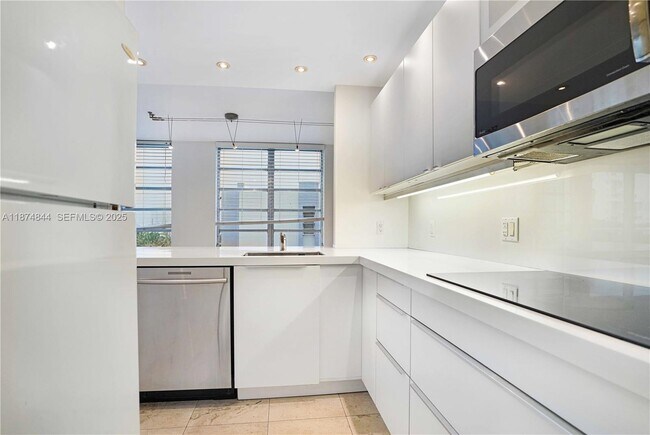 Building Photo - 7735 Abbott Ave