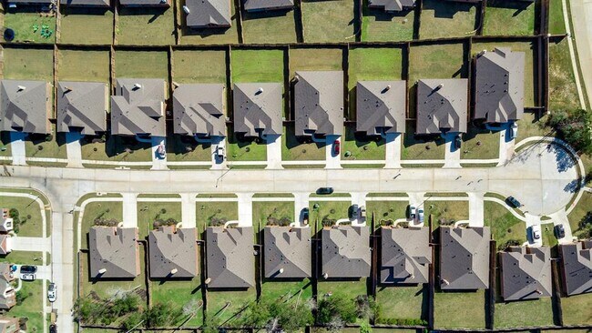 Building Photo - 1515 Holly Chase Ct