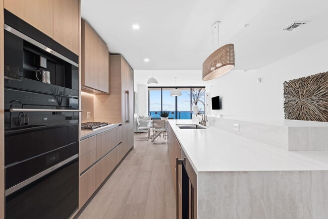 Building Photo - 900 N Ocean Blvd