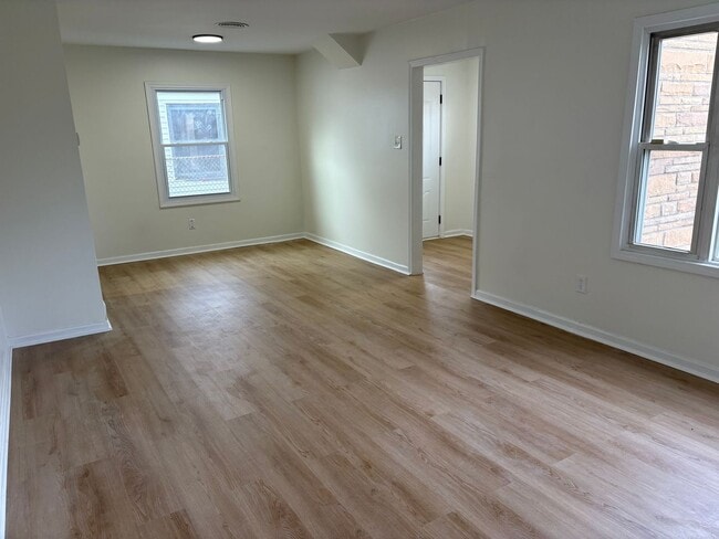 Building Photo - 870 Geneva Ave