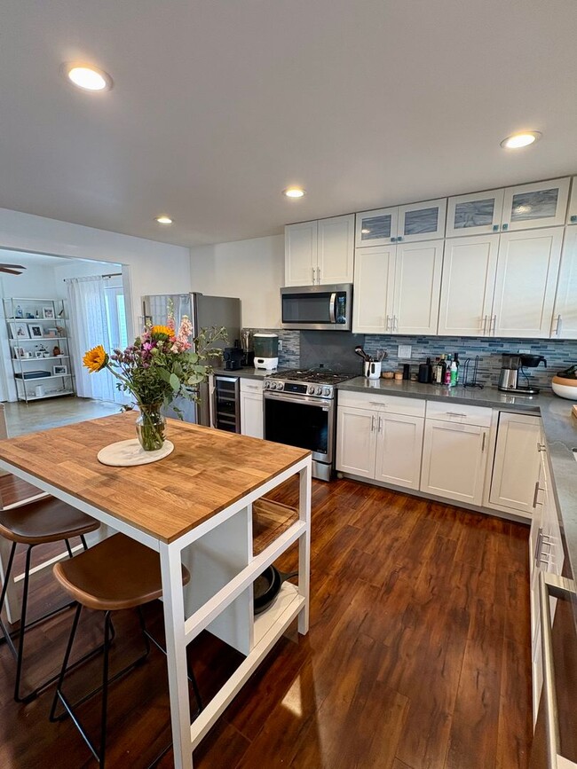 Building Photo - Imperial Beach - THE PERFECT BEACH COTTAGE 2 Bedroom / 2 Bath - Large lot! Don't Miss out!