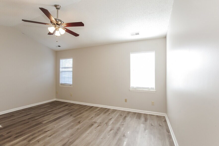 Building Photo - 13809 Walkers Creek Dr