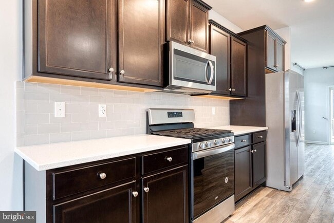 Building Photo - 2261 Kelston Pl