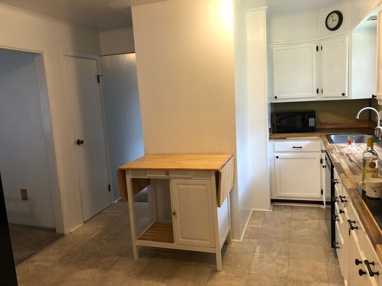 Building Photo - 1606 Daniels Run Rd NE