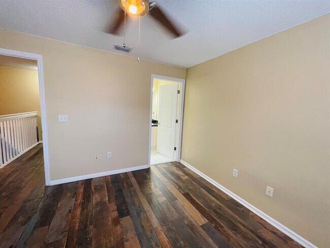 Building Photo - 4854 NW 58th Manor