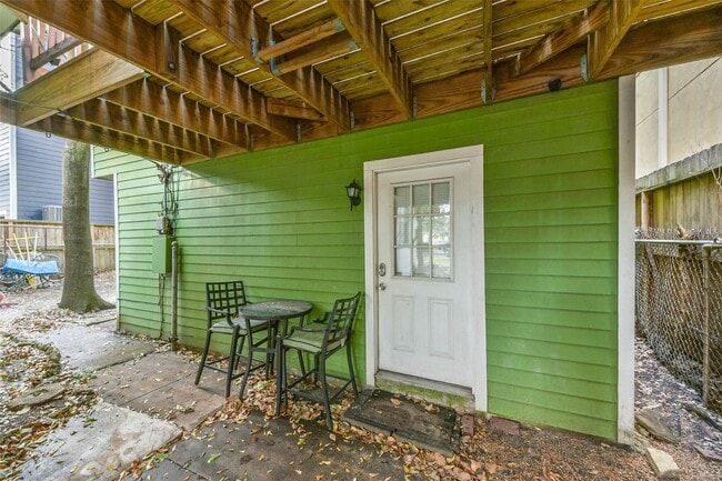 Building Photo - 402 Bomar St