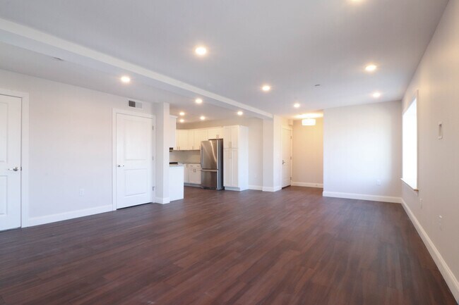 Building Photo - 4 Montvale Ave
