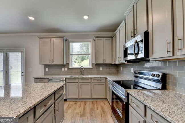 Building Photo - 7309 Yewtree Dr