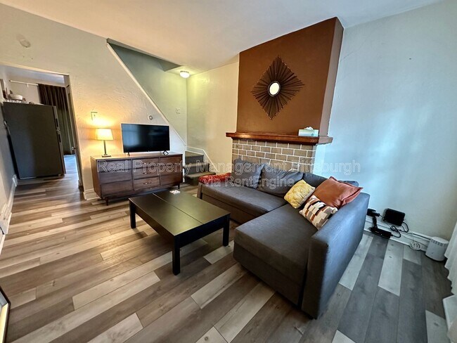 Building Photo - 320 Greenfield Ave