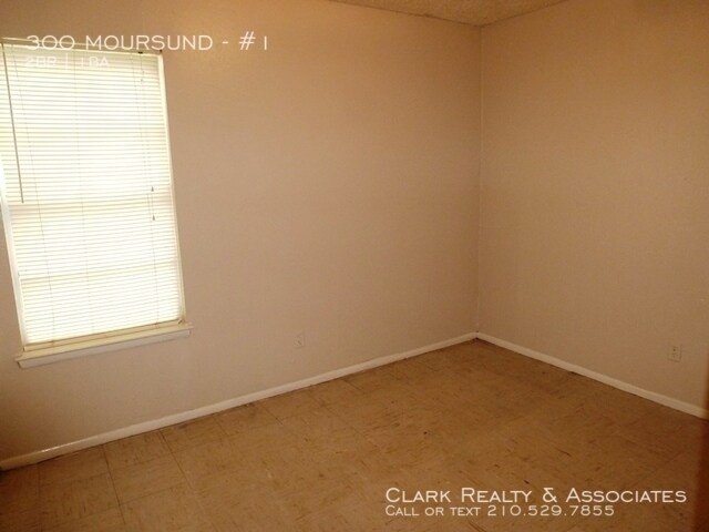 Building Photo - 300 Moursund Blvd. #1, San Antonio, TX. 78221