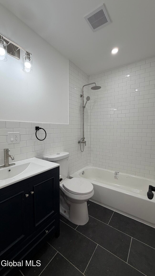 Building Photo - 305 2nd St