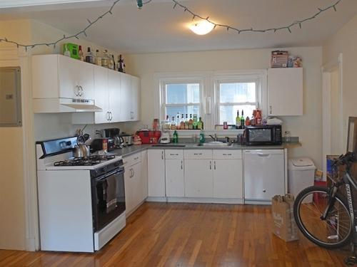 Building Photo - 3 bedroom in Somerville MA