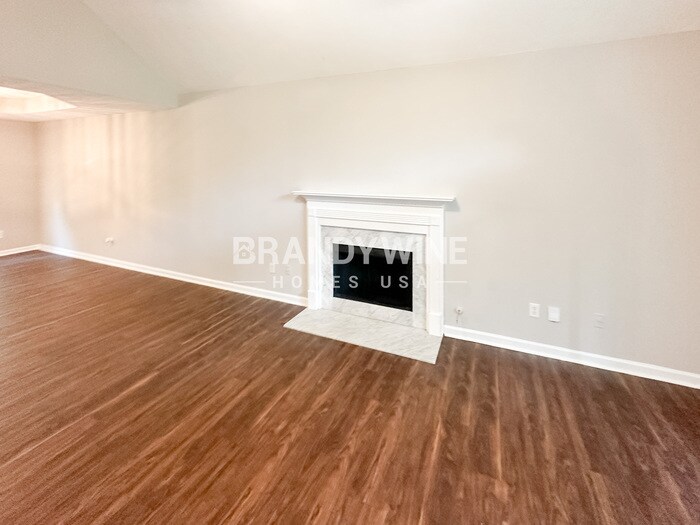 Building Photo - 1665 Harvest Hill