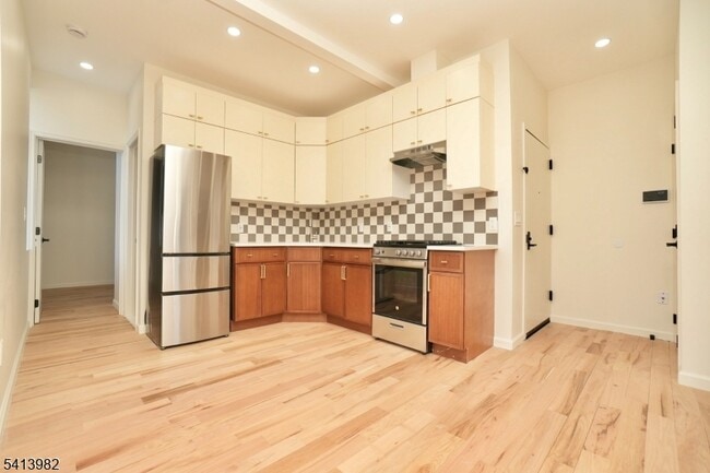 Building Photo - 15 Palisade Ave