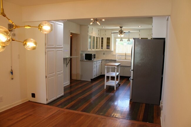 Building Photo - 140 Arvin Dr