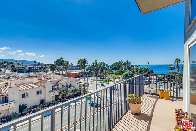 Building Photo - 230 S Catalina Ave