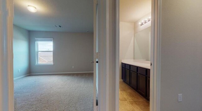 Building Photo - 3010 Orchid Ranch Dr