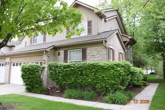 Building Photo - 1566 Heron Cir