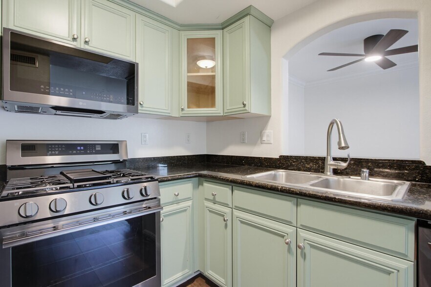 Building Photo - 5046 Los Morros Way