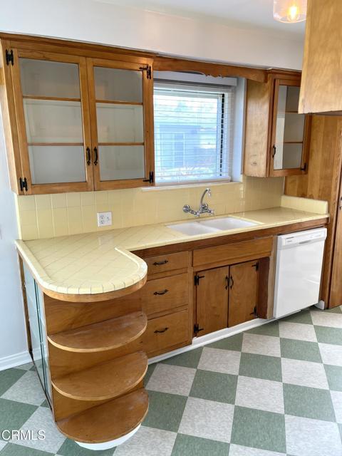 Building Photo - 350 W Lemon Ave